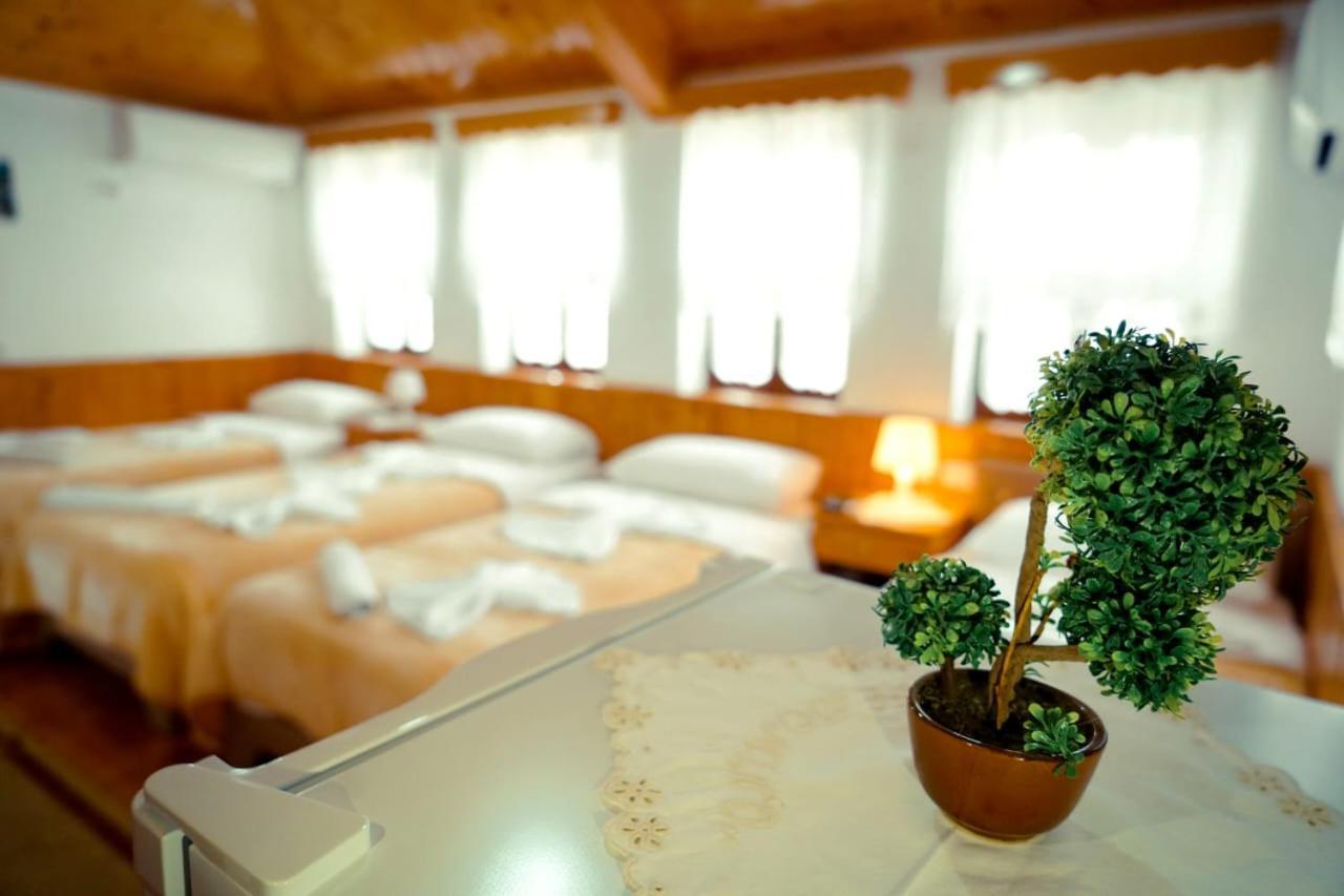 Hotel Domino Gjirokaster Luaran gambar
